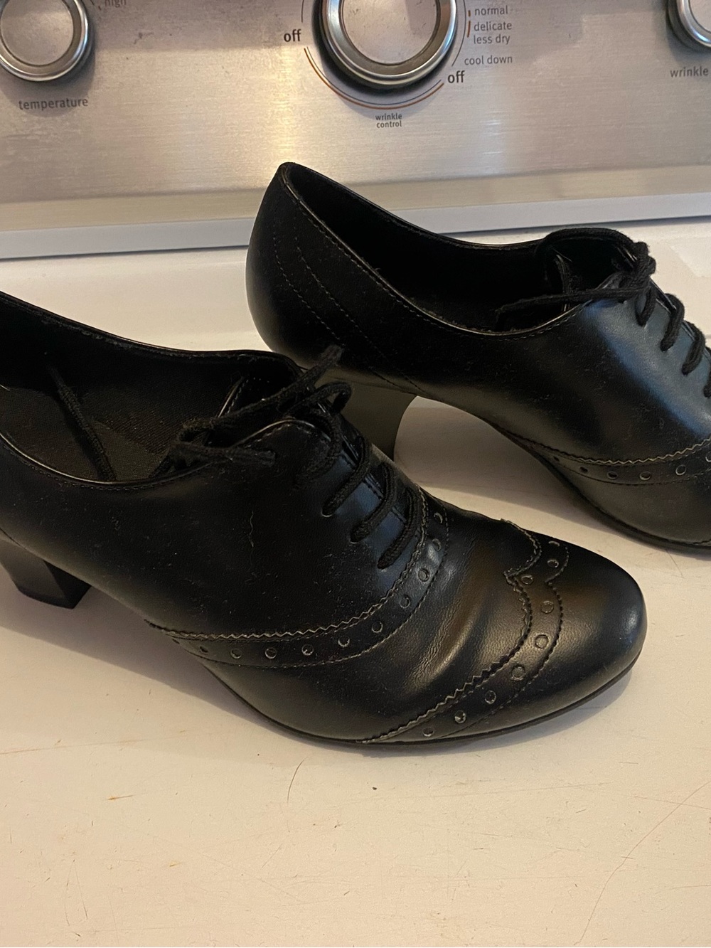 Predictions Black Lace-Up Low Block Heel Women's Dress Oxfords